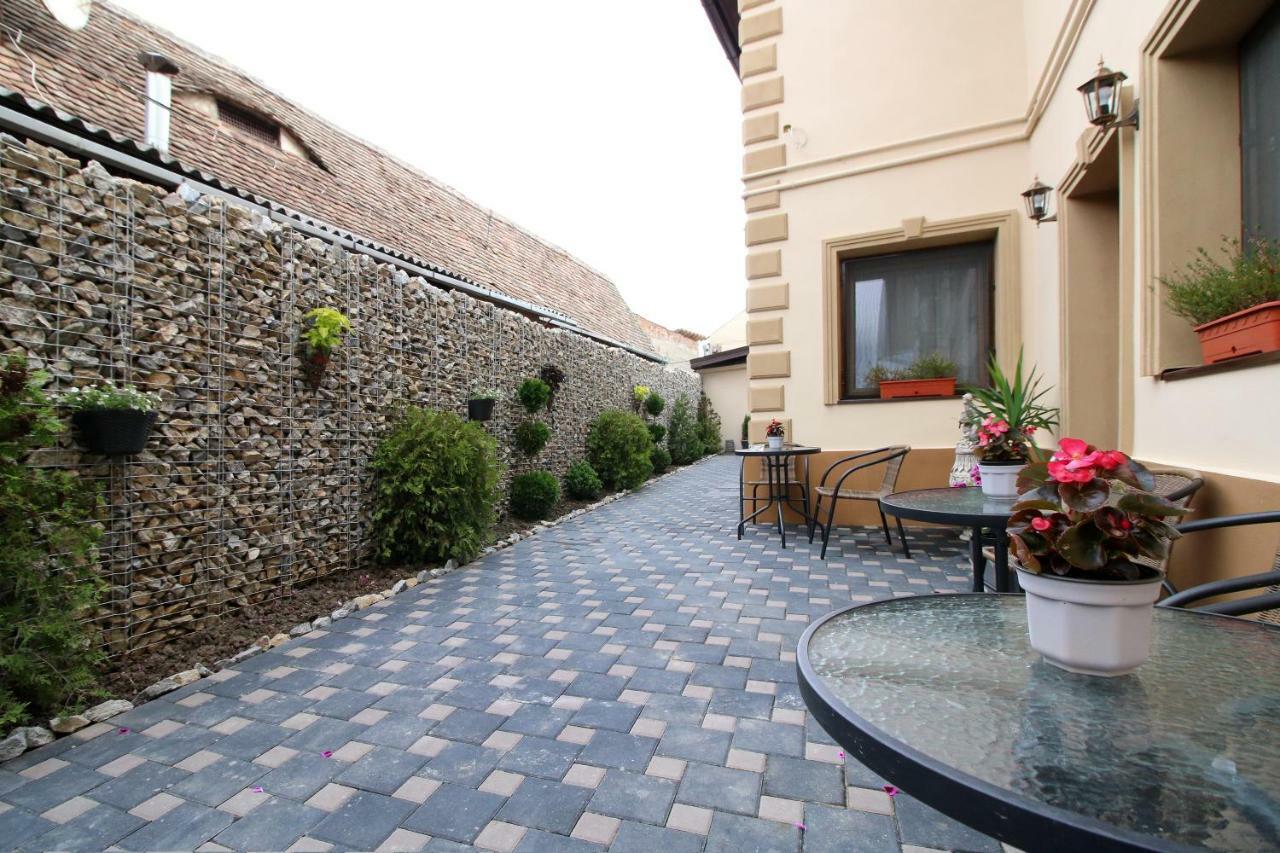 Select House Hotel Sibiu Exterior photo